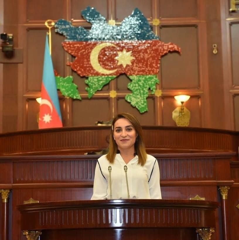 İbtidai sinif müəllimi Kəmalə Səmədova: "Müəllimlik peşəsi müqəddəs olduğu qədər də çətindir"
