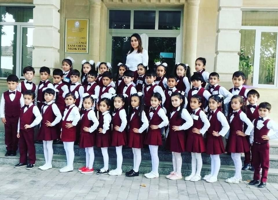 İbtidai sinif müəllimi Kəmalə Səmədova: "Müəllimlik peşəsi müqəddəs olduğu qədər də çətindir"