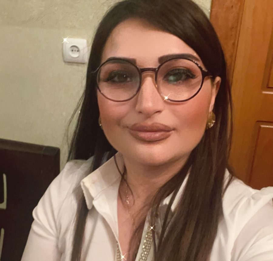 Pedaqoq, tərcüməçi Aydan Həsənova: "Şagirdlərə yaxşı təhsil vermək və onları xoşbəxt etmək əsas is prinsipimdir"