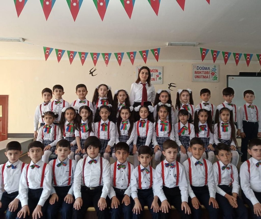 İbtidai sinif müəllimi Kəmalə Səmədova: "Müəllimlik peşəsi müqəddəs olduğu qədər də çətindir"