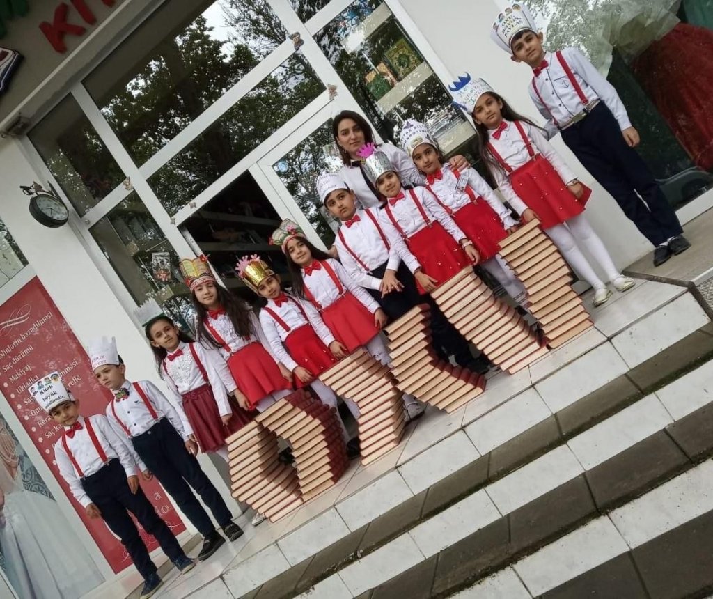 İbtidai sinif müəllimi Kəmalə Səmədova: "Müəllimlik peşəsi müqəddəs olduğu qədər də çətindir"