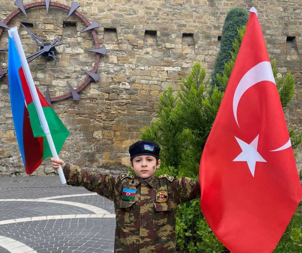 "Bilginur" tədris mərkəzinin rəhbəri Nuranə Kamalova: "Uşaqların əylənərək öyrənməyinin tərəfdarıyam"