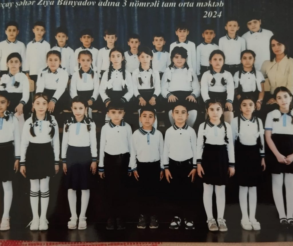 Pedaqoq Rəna Hümbətova: "Müəllim öz sagirdlərinə sevgi və qayğı ilə yanaşmalıdır"
