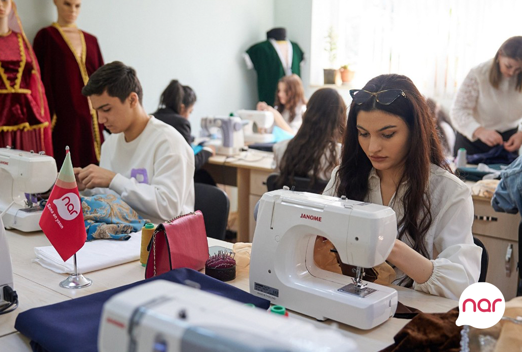 “Nar” nitq və eşitmə məhdudiyyətli şəxslər üçün yeni peşə təliminə başladı