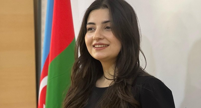Maşınını xadimələrə yudurdan direktor işdən çıxarıldı,bəs müavini Arifə Məmmədova haqqında hansı tədbir görüldü?