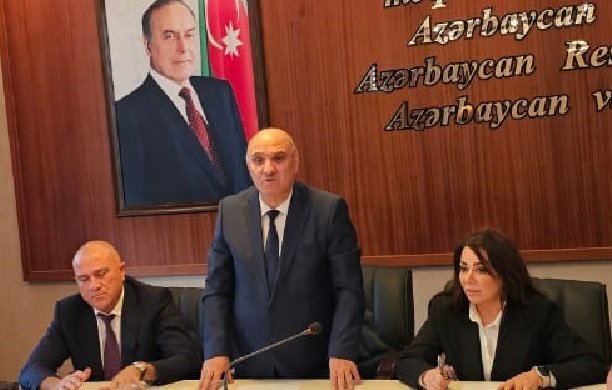 Nəsimi rayonunda səkinin zəbt olunmasına hansı məmur icazə verib?