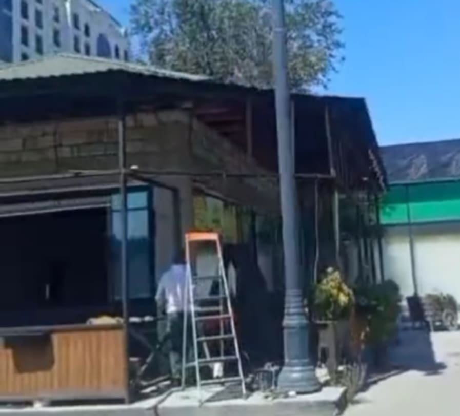 İcra başçısı Rafiq Quliyev bu qanunsuz tikintiyə icazə verib? -Videofakt
