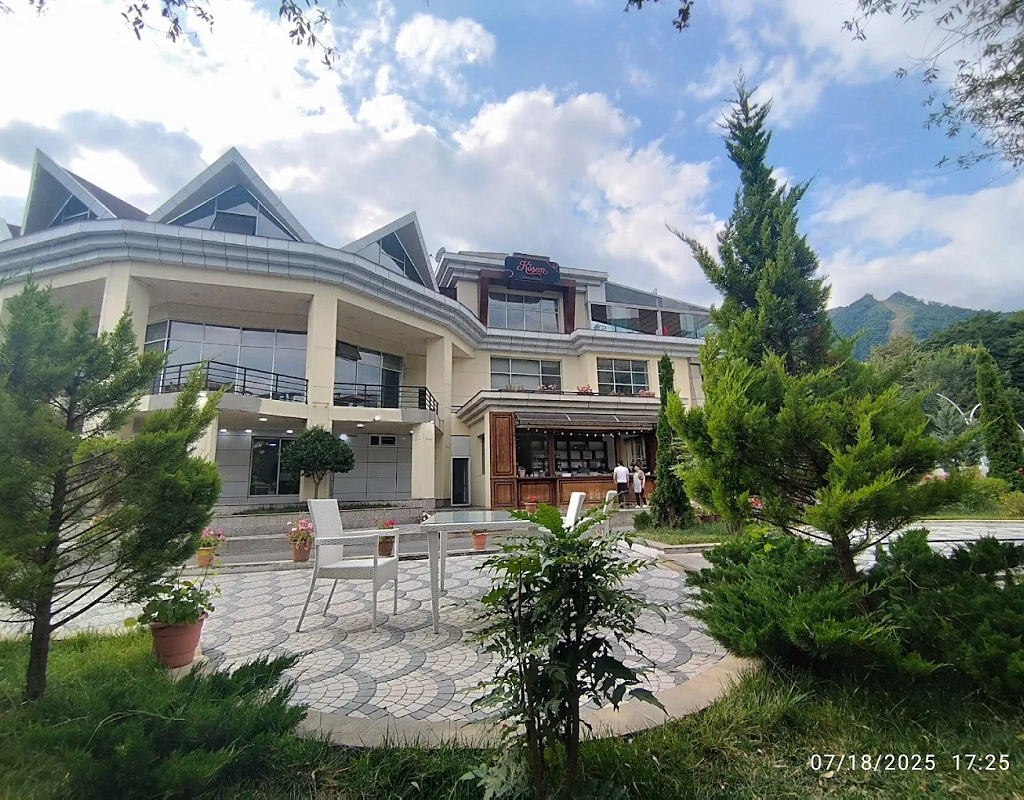 Qəbələdə “Köşəm” restoranında turistləri necə aldadırlar? -Fotofakt