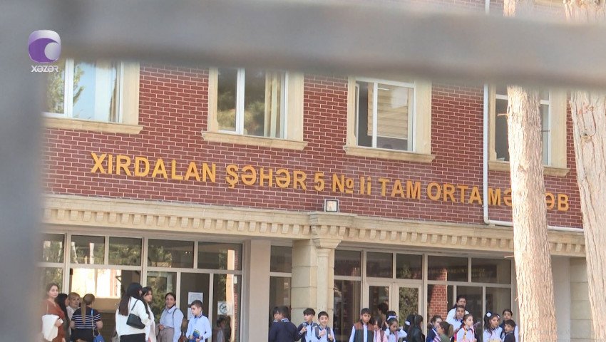 Xırdalanda Vüsal Süleymanovun rəhbəri olduğu 5 saylı məktəbdə niyə pul yığılır?-Video