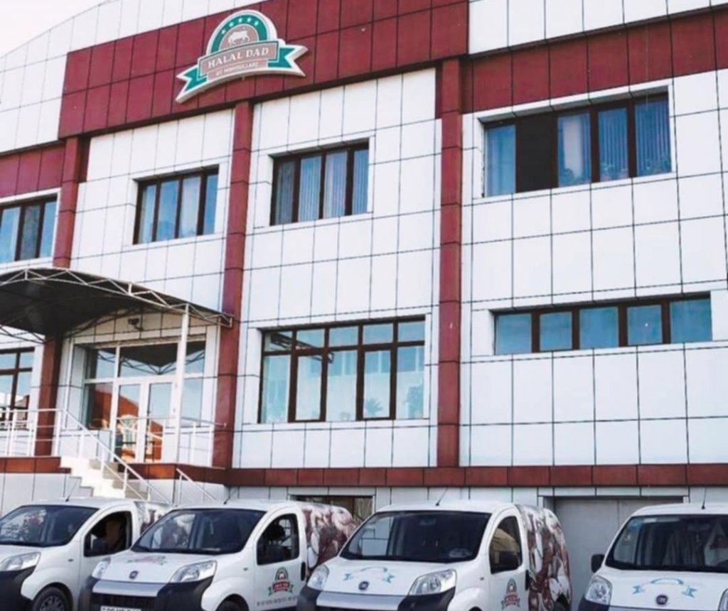 “Halal Dad”ın kolbasasının tərkibində zərərli əlavələr var
