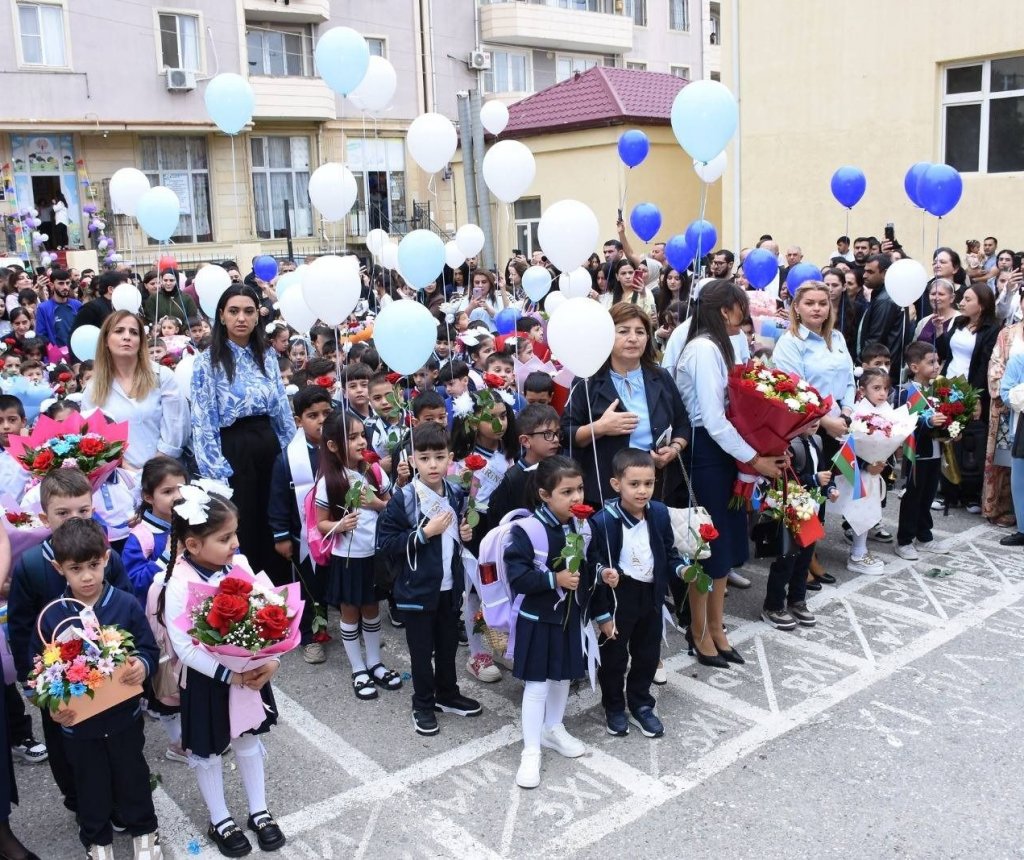 Xırdalan məktəbində foto alveri – Hər şagirddən 12 manat…