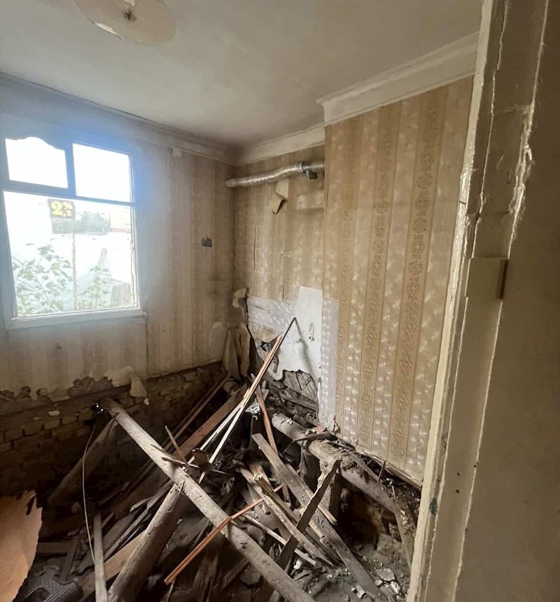 “Babək 94” MTK sakinlər köçmədən söküntü işləri aparır — FOTO/VİDEO
