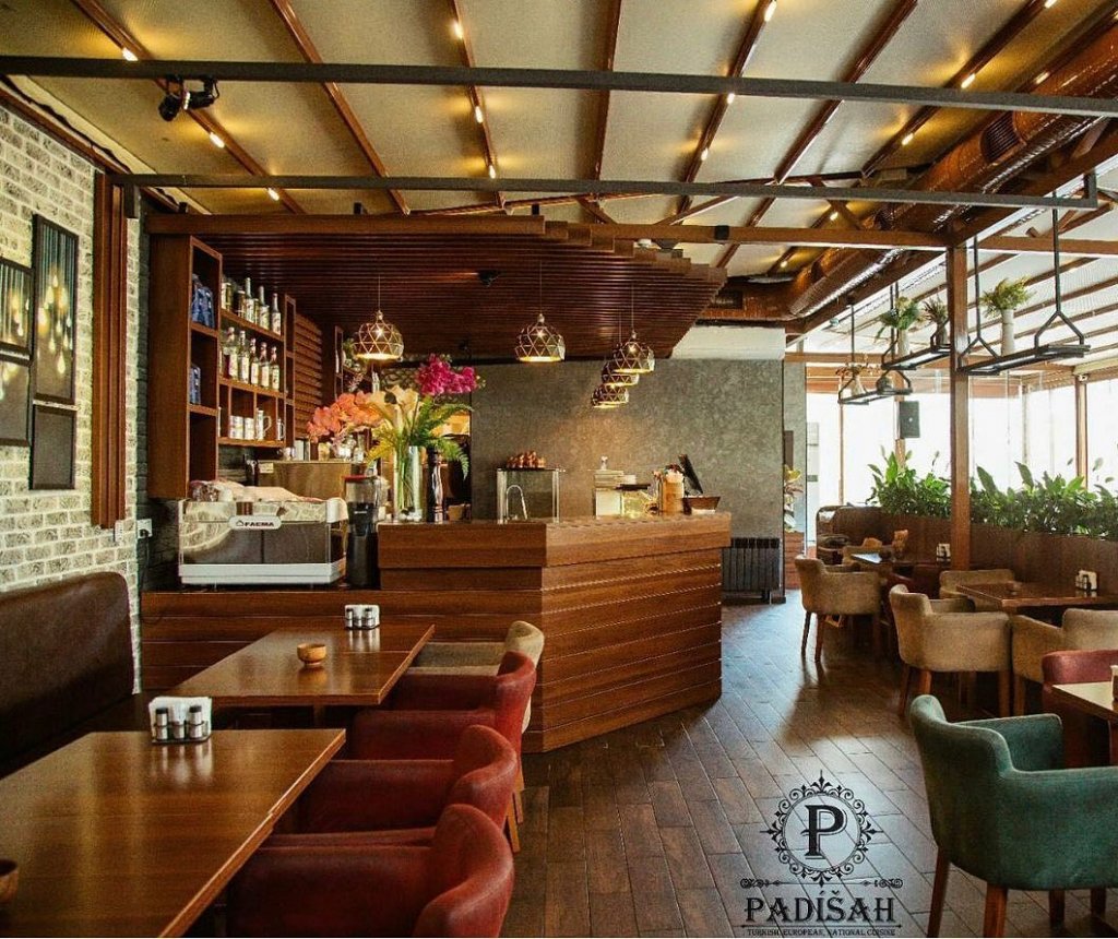 FHN-nin bağladığı “Padişah” restoranın fəaliyyətinə hansı məmur icazə verib?