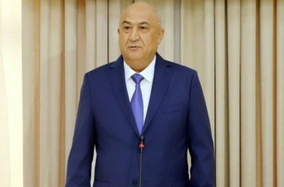 Şair Alxasov Ramiz Mehdiyevin kürəkəni İlham Əliyevə meşə hədiyyə edib?