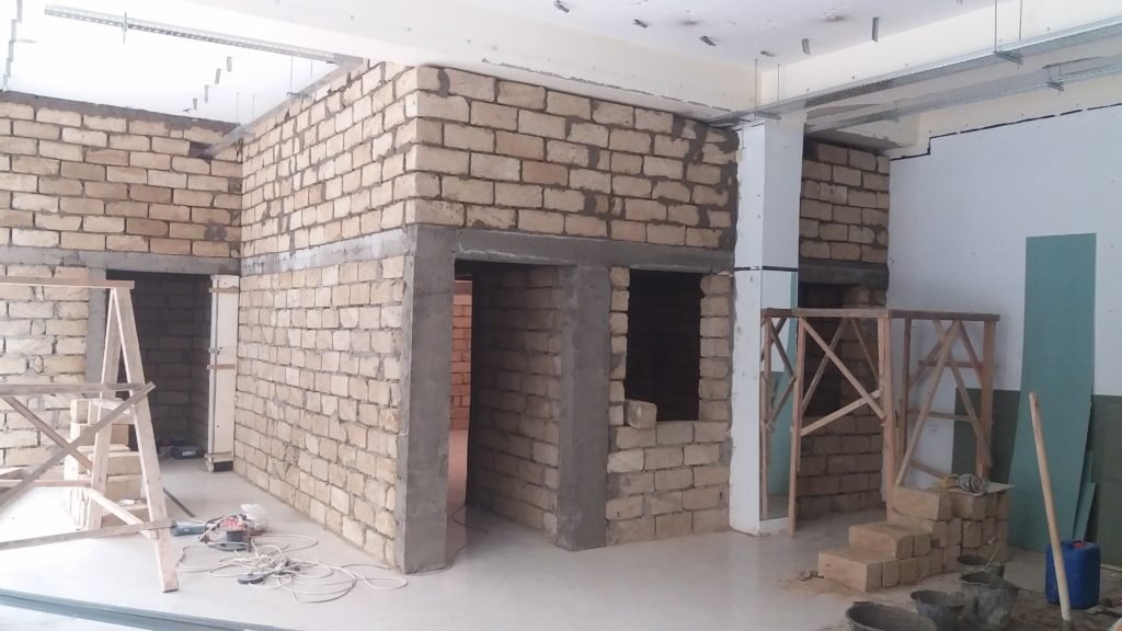 Səbail rayonunda bu qanunsuz tikintiyə hansı məmur icazə verdi?
