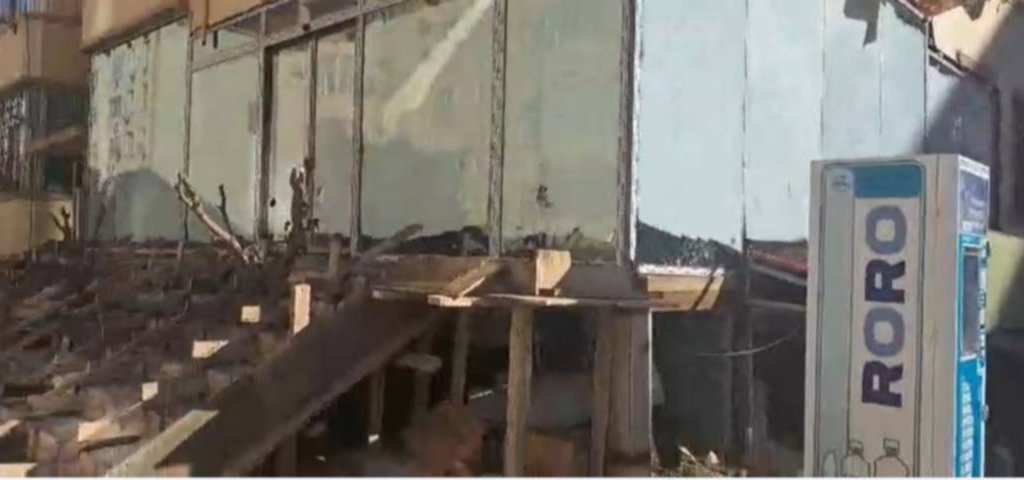Masazırda ağaclar məhv edilərək binanın 1 mərtəbəsində obyekt açılır-Video