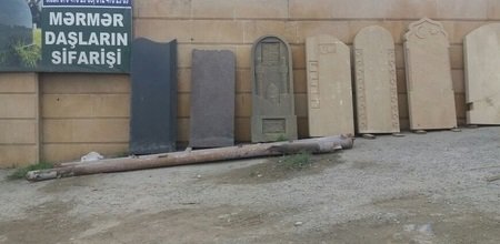 Vətəndaşlar şikayət edir: Xırdalanda qəbirstanlığa məzarlara keçilməz yol -Video