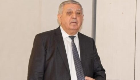 19 ildir icra başçısı olan 80 yaşlı Mübariz Əhmədzadə
