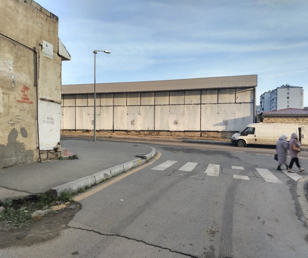 Xətai rayonunda yeni “sənədsiz” obyekt kimə məxsusdur? – Qurumlar niyə susur?/FOTOLAR