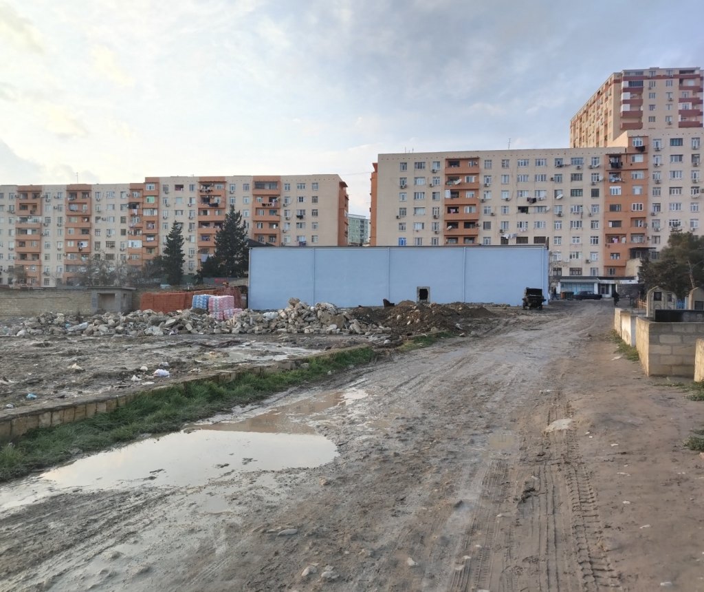 Xətai rayonunda yeni “sənədsiz” obyekt kimə məxsusdur? – Qurumlar niyə susur?/FOTOLAR