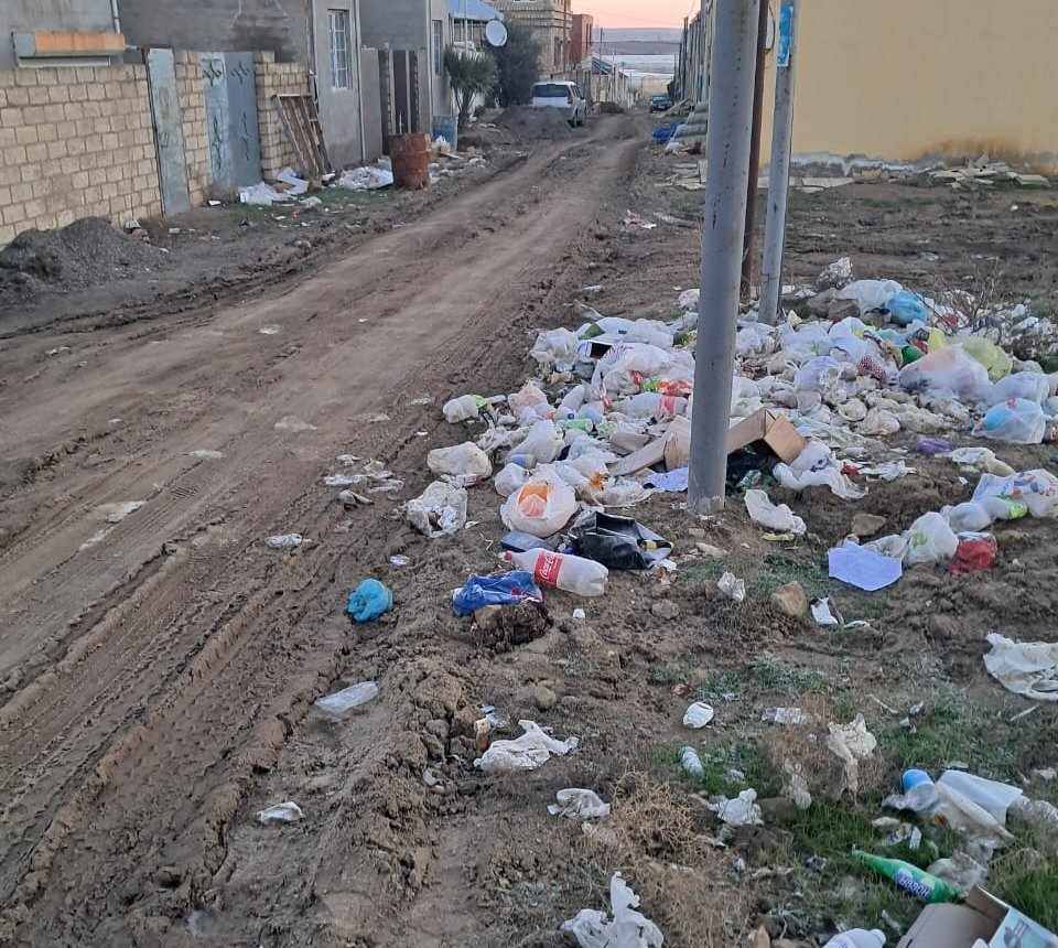 Masazırda zibil dizə çıxır – Bələdiyyə və icra hakimiyyəti susur