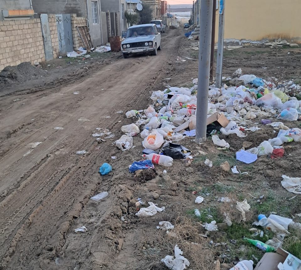 Masazırda zibil dizə çıxır – Bələdiyyə və icra hakimiyyəti susur