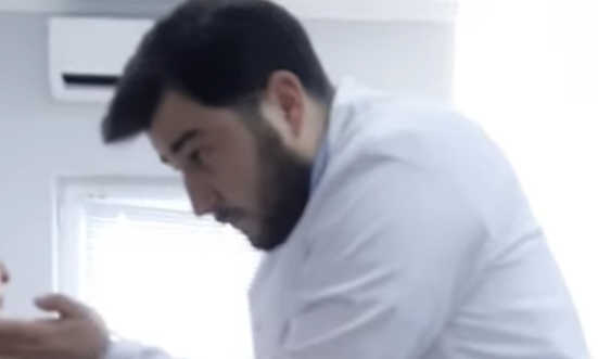 “Mayomed” klinikasında  Nihad Aslanov “kosmetoloq” idi indi isə “stomatoloq” kimi fəaliyyət göstərir?
