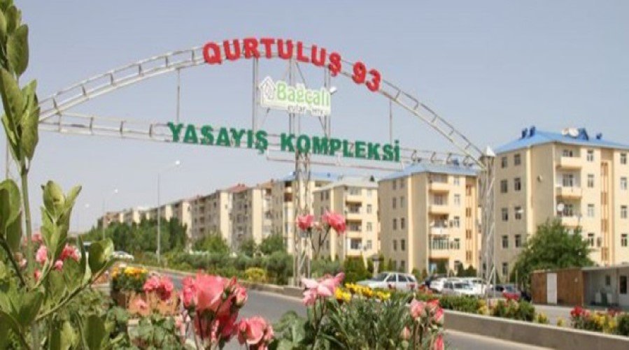 “Qurtuluş 93″də tikilən qanunsuz obyektə hansı məmur icazə verib? - Videofakt