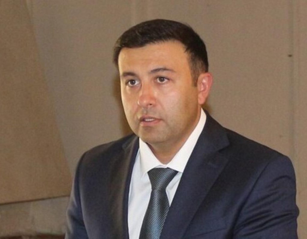 Dövlət İdarəsinin qərarını Göyçay Rayon İcra Hakimiyyətinin başçısı Orxan Mürsəlov qəsdən qərəzli olaraq icra etmək istəmir. - İTTİHAM FOTO/VİDEO