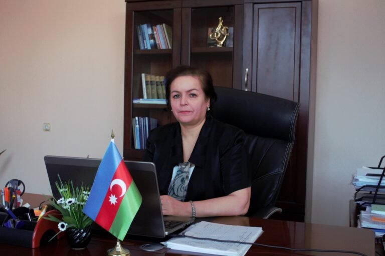 Özəl universitetlər necə idarə olunur? - Rektor, prorektor və qohumlar - FOTOLAR
