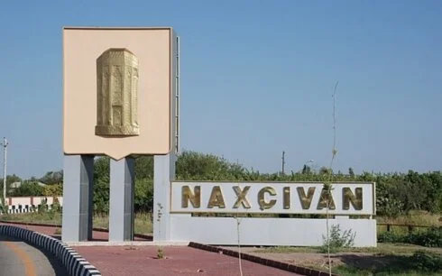 
Naxçıvanda Fuad Nəcəfli Dövrünün Rəzalət Xronikası-Batabatda Şərab Süfrələri, Dövlət Postunda Savadsız Xanımlar!